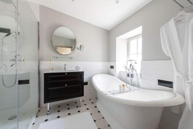Suite signature salle de bain La Villa Grand Voile Relais &amp; Châteaux La Rochelle Hôtel de Luxe