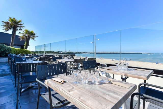 Terrasse de La Yole de Chris Restaurant Bord de Mer La Rochelle, Plage de la Concurrence