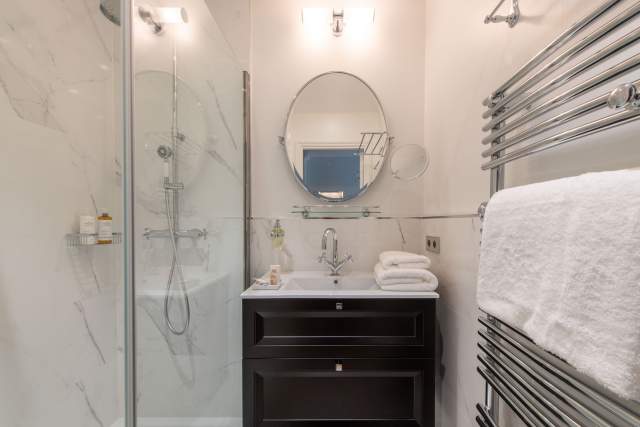 Chambre classique salle de bain La Villa Grand Voile Relais &amp; Châteaux La Rochelle Hôtel de Luxe